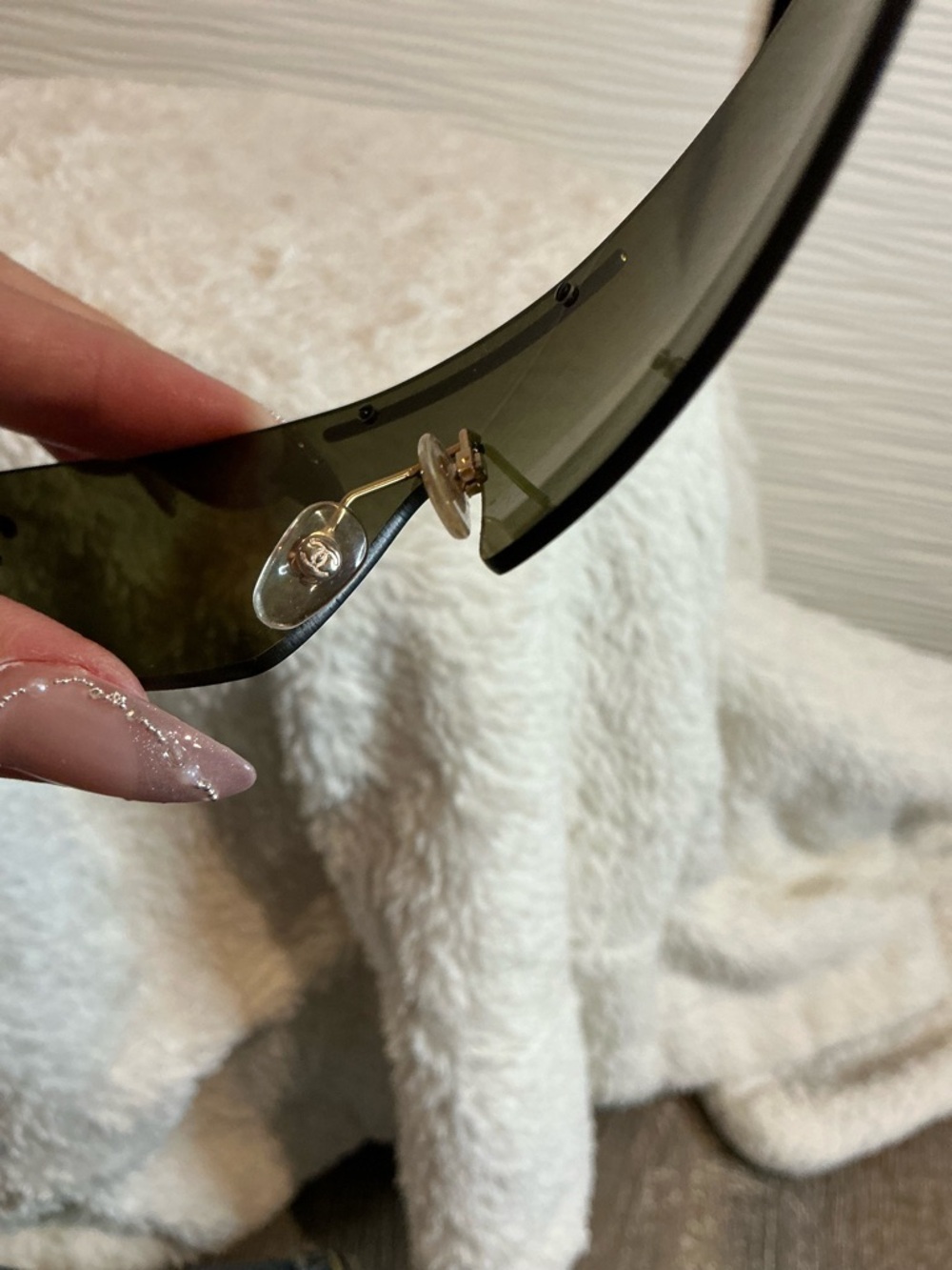 Rimless Shield Sunglasses with Olive Green Lens and Gold Detailing - Picture 7 of 14